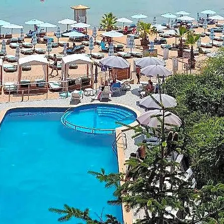 Marty's Beachfront 5*