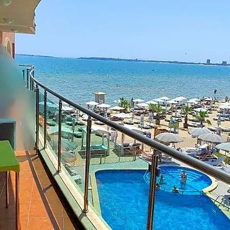 Marty's Beachfront Hotel 5*