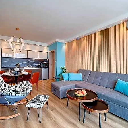 Marty's Beachfront 5*