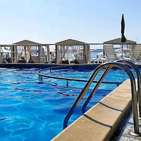 Marty's Beachfront Hotel 5*
