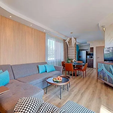 Marty's Beachfront 5*