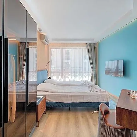 Marty's Beachfront Hotel 5*